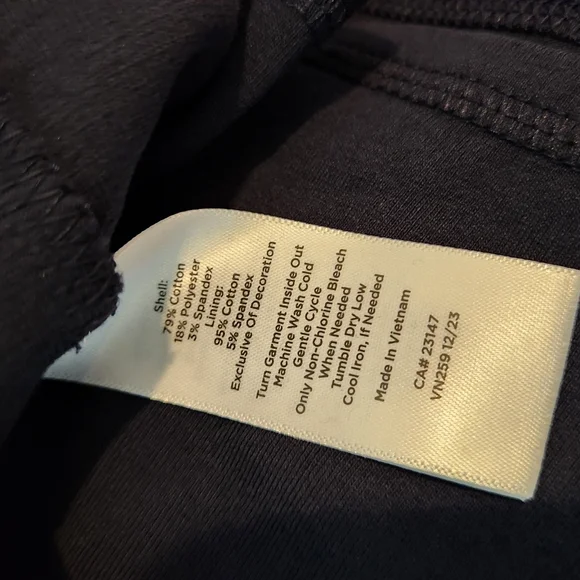 Women's Talbots Navy Skort, Size L - Picture 3 of 9